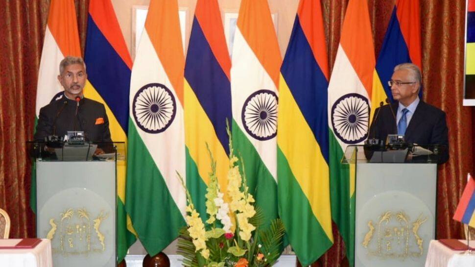 Jaishankar gifts 100,000 additional doses of COVID-19 vaccine to Mauritius, reviews &#039;excellent&#039; bilateral relations