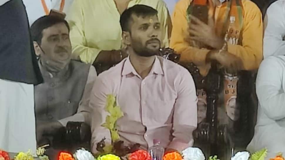 Former India player Ashoke Dinda joins BJP, hours after Manoj Tiwary&#039;s inclusion in TMC