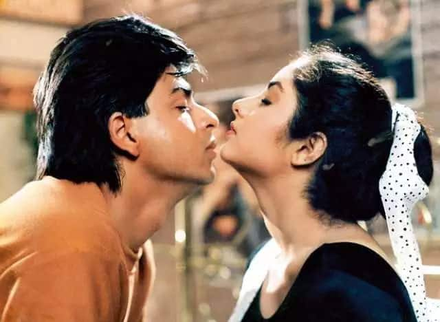 Divya Bharti shares a moment with Shah Rukh Khan