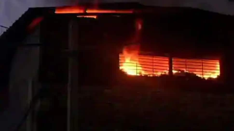 Massive fire breaks out at factory in Delhi, one dead