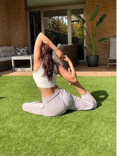 Esha Gupta yoga pics