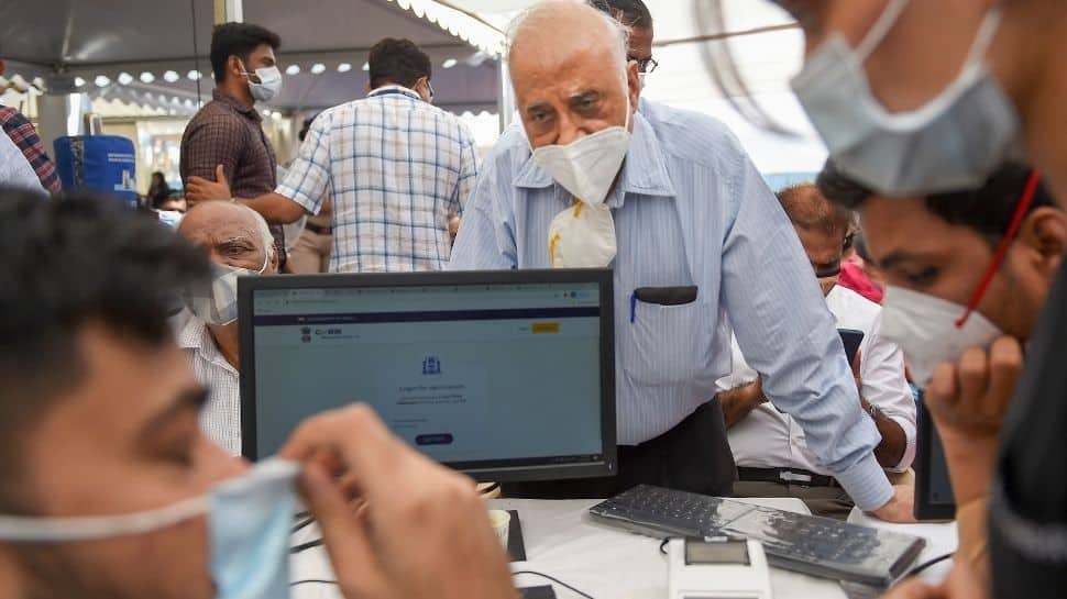 Citizens registering for COVID-19 vaccination at the centre