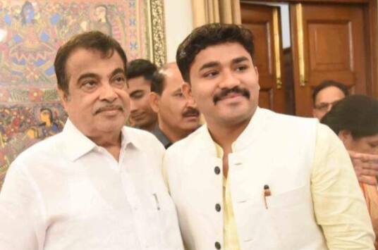 Shrayam Bhargava's recent meet with ace politician Nitin Gadkari has been attracting a lot of attention