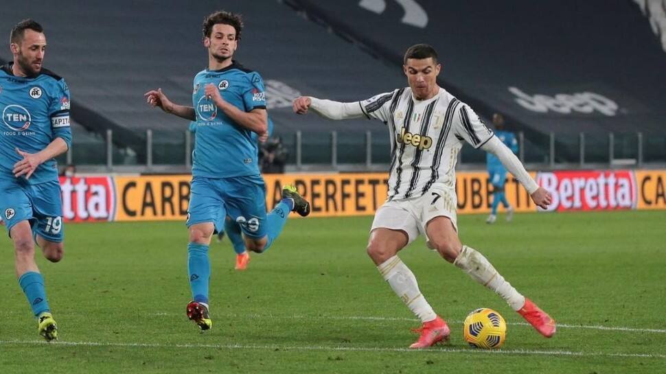 Ronaldo takes a shot against Spezia Ronaldo takes a shot during Serie A match between Juventus vs Spezia (Source: Twitter)