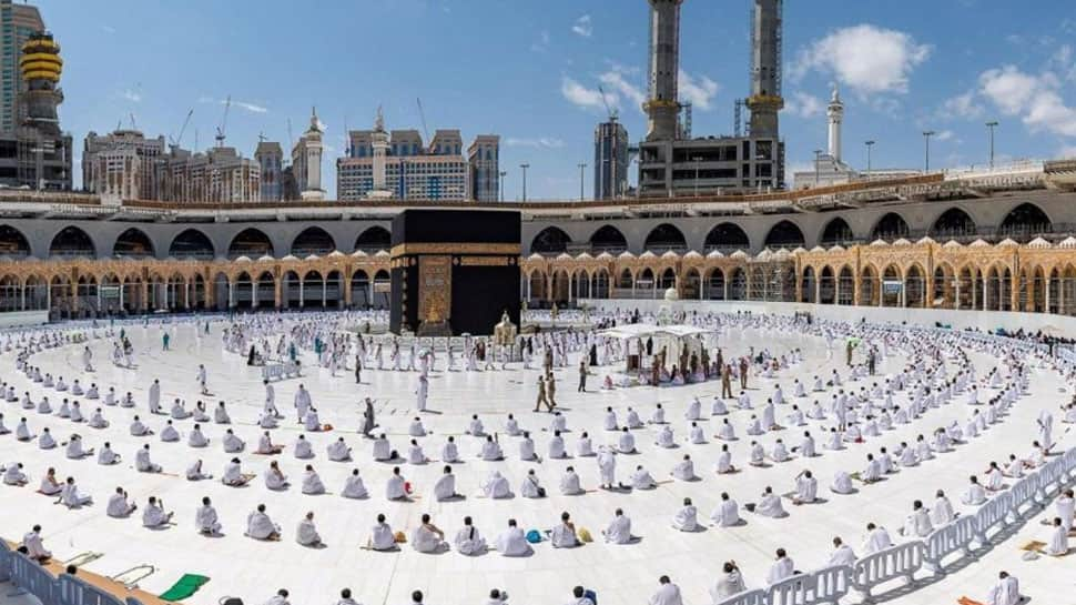  Saudi Arabia makes COVID vaccine mandatory for Haj pilgrims 