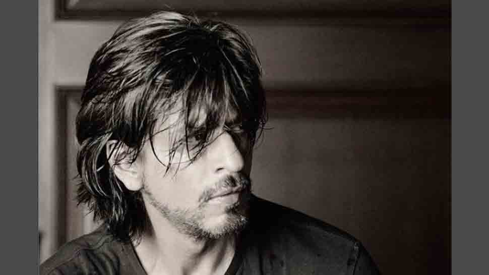 Shah Rukh Khan visits parents&#039; grave after arriving in Delhi, pays respect