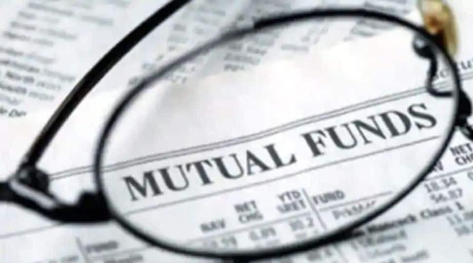 Mutual Funds selling spree continues; withdraw 16,306 crore from equities in Feb on profit-booking