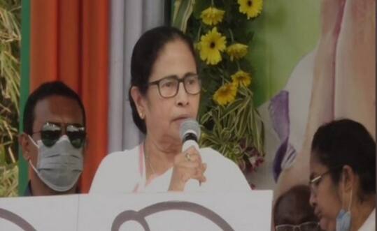 CM Mamata Banerjee recites Chandipath at Nandigram, says &#039;do not dare to play Hindu card with me&#039;