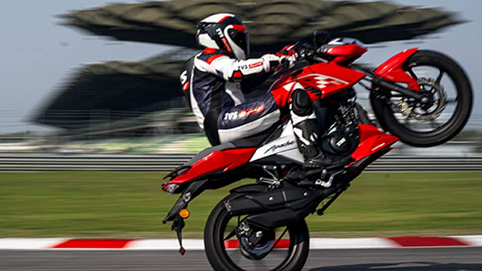 Tvs Apache Rtr 160 4v 21 With 5 Speed Super Slick Gearbox Launched In India Automobiles News Zee News