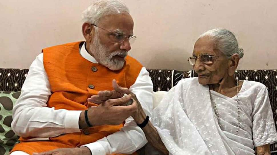 PM Narendra Modi&#039;s mother Heeraben takes first dose of COVID vaccine