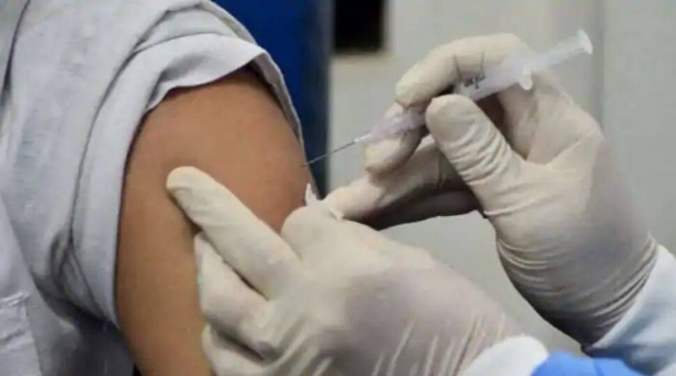 Vaccination centres in Maharashtra get permission to work 24x7