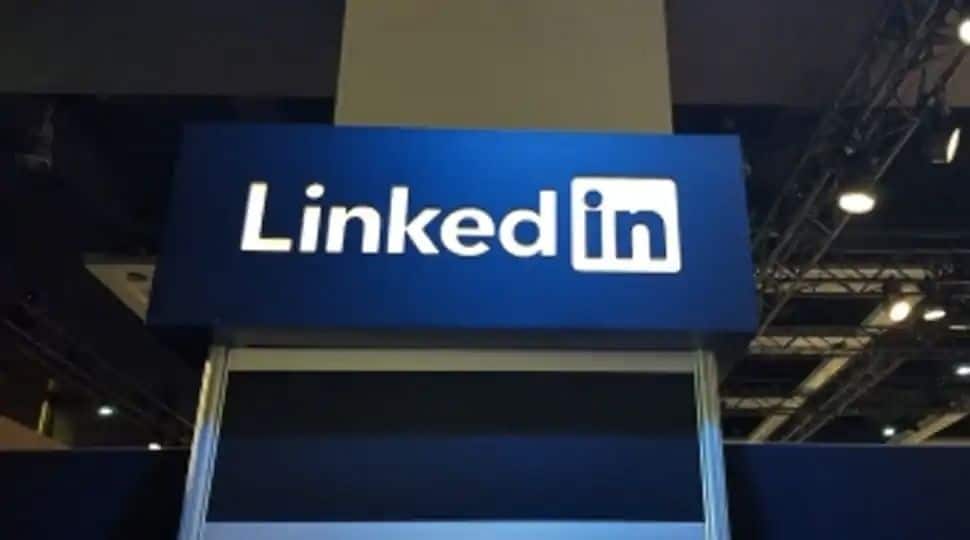 LinkedIn stops new registrations in China to review law compliance