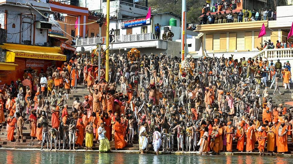 Maha Shivratri 2021 First Shahi Snan Of Mahakumbh Held In Haridwar News Zee News 