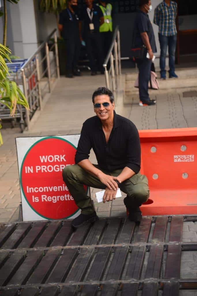 Akshay Kumar poses for the shutterbugs