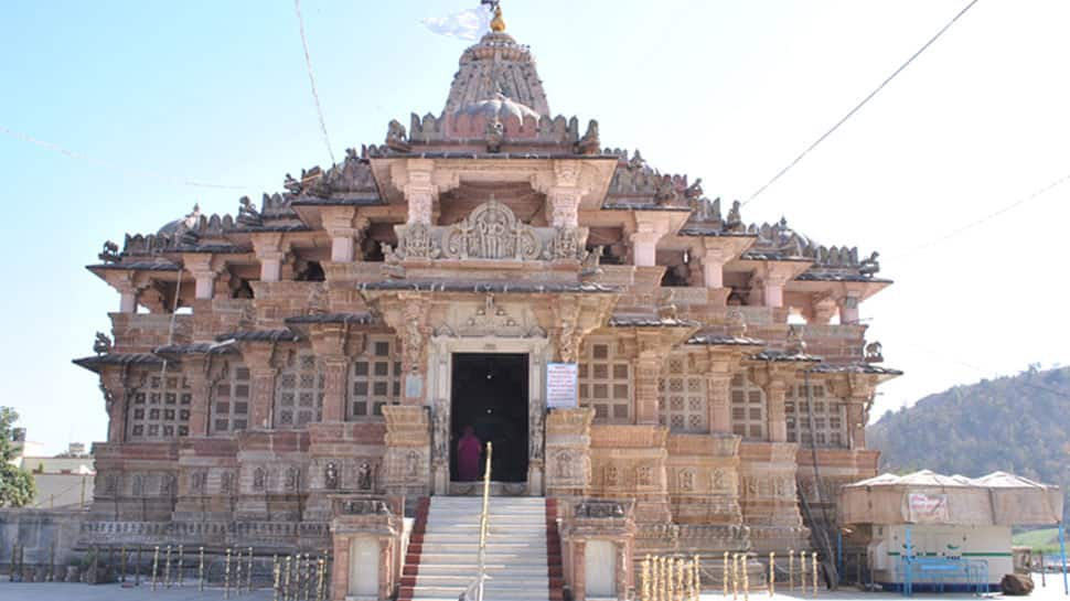 No short dresses please! Gujarat’s Shamlaji temple bars devotees wearing Bermudas, makes face masks mandatory