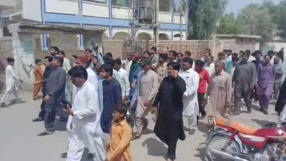 Hindu journalist shot dead in Pakistan, march held in protest at Sukkur city in Sindh