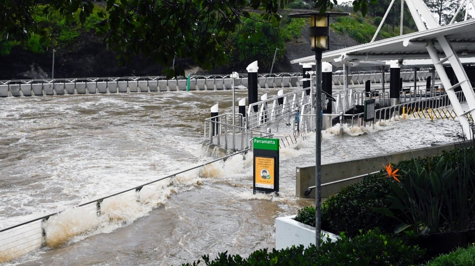 Heavy rains continue to batter Australia&#039;s east coast, flooding risk and evacuation warnings placed in NSW