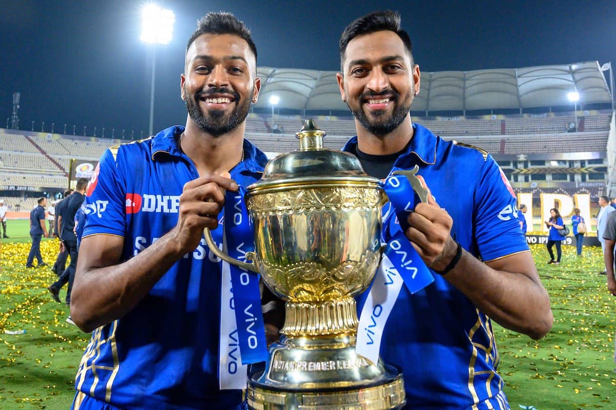Hardik and Krunal Pandya with the IPL trophy won by the Mumbai Indians. (Source: Twitter)
