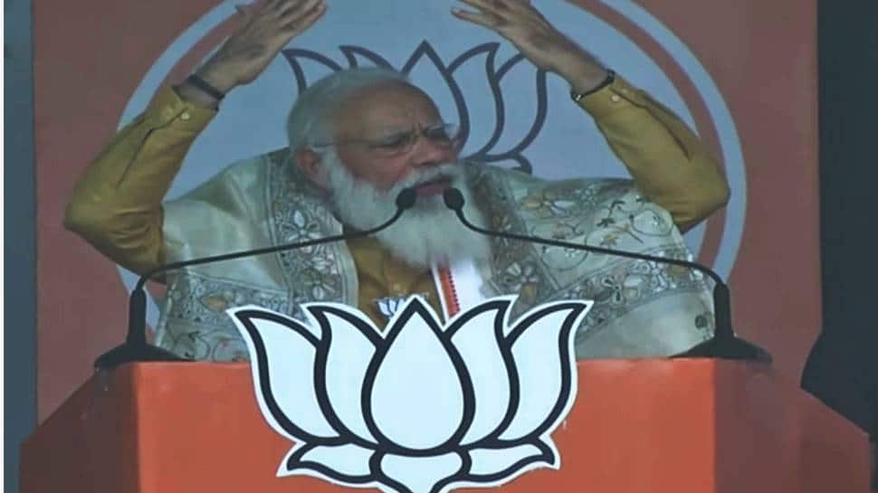 &#039;Didi jacche, ashol poriborton asche&#039;: PM Modi targets Mamata Banerjee at rally in Kanthi