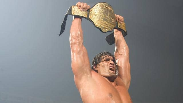 The giant’s greatest success would come on the July 20, 2007 edition of SmackDown, when Khali outlasted 19 of SmackDown’s top Superstars, last eliminating Batista and Kane to win the World Heavyweight Championship. (Source: Twitter)