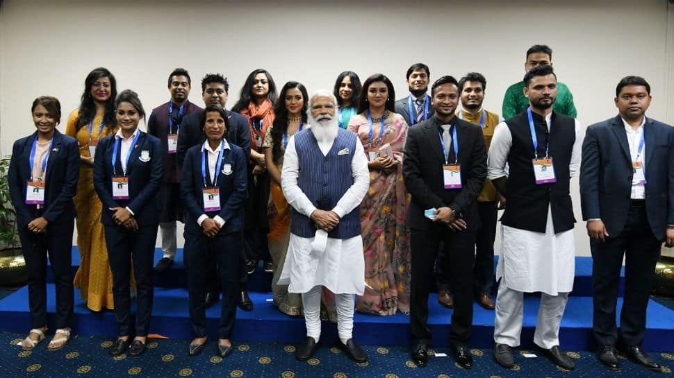 PM Modi meets eminent young achievers 