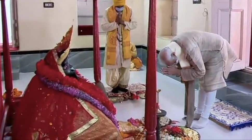 Prime Minister Narendra Modi offers prayers at the Jeshoreshwari Kali temple in Bangladesh