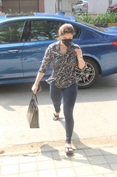 Sara Tendulkar papped