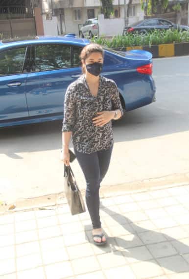Sara Tendulkar matches her mask with outfit