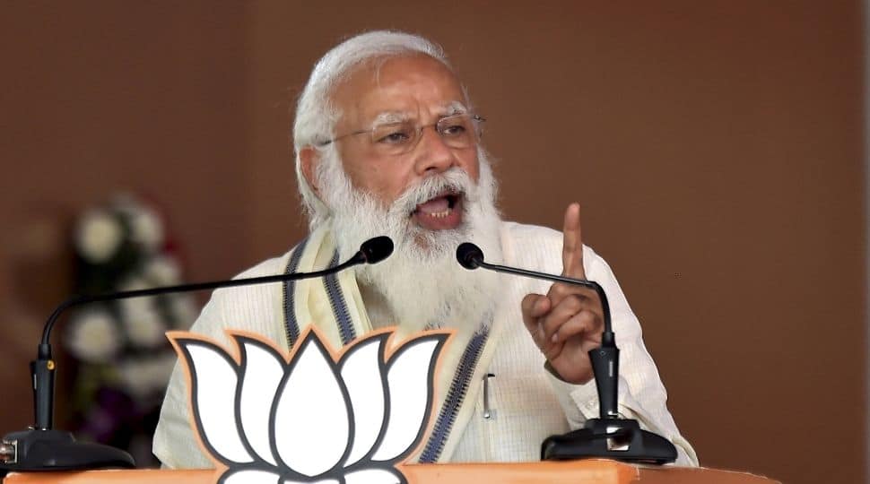 PM Narendra Modi stops mid-speech to help person from rally, sends doctor from his medical team