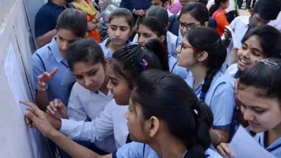  Three students topped the Bihar Board 10th exam 2021