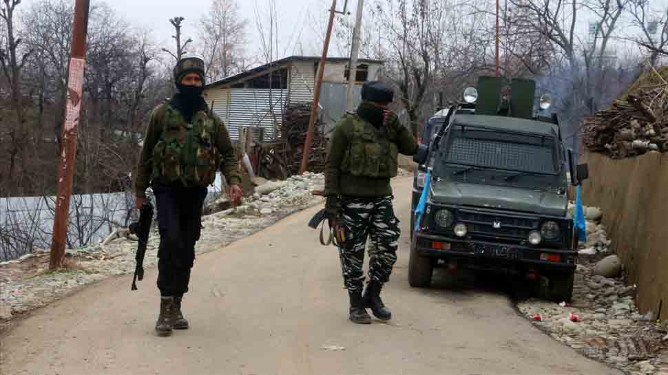 3 terrorists killed, 2 jawans injured in Jammu and Kashmir&#039;s Shopian encounter, AK-47 and pistol recovered