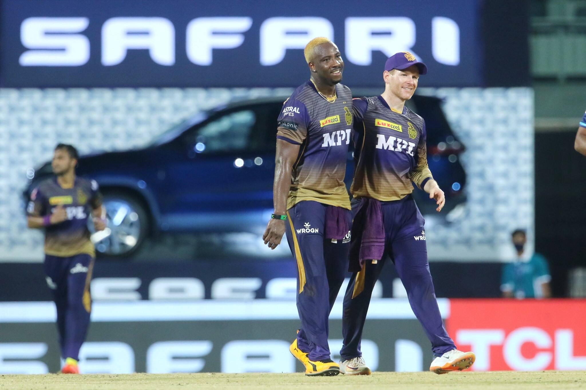 Kolkata Knight Riders all-rounder Andre Russell (left) celebrates after picking up a wicket with skipper Eoin Morgan against Sunrisers Hyderabad. (Photo: IPL)