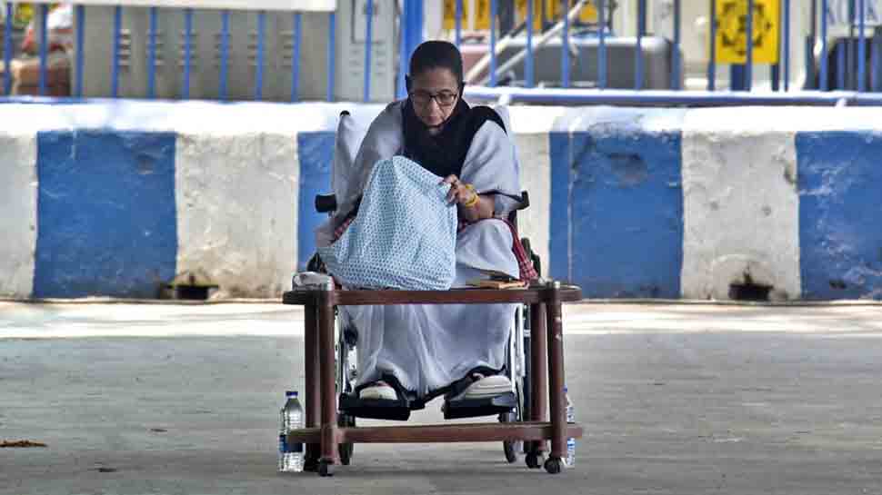 Mamata protest against EC campaign ban 