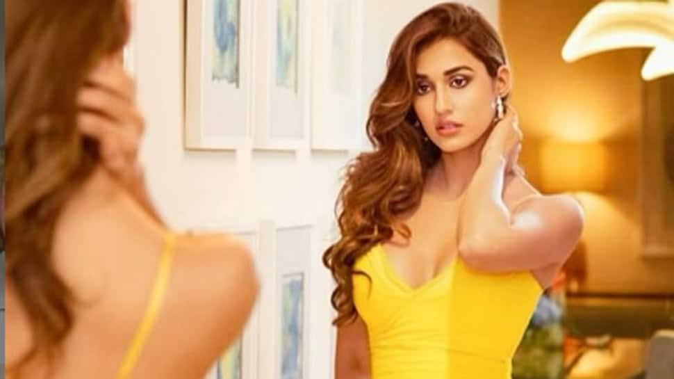 Disha Patani&#039;s bold and sensuous pics in a corset style monokini rule internet, sister Khushboo Patani calls it &#039;amazing&#039;!