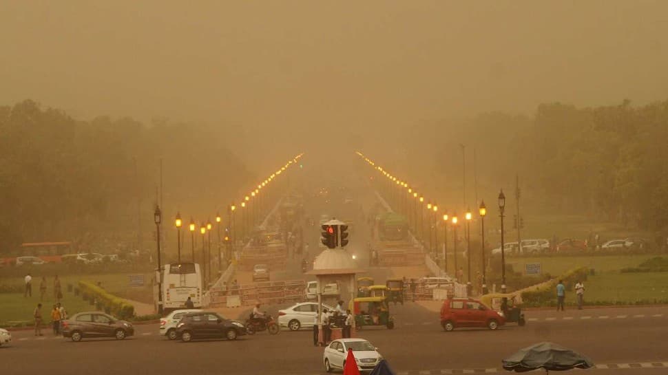 Freak of nature: Woman dies as tin sheet slits her throat during Delhi dust storm