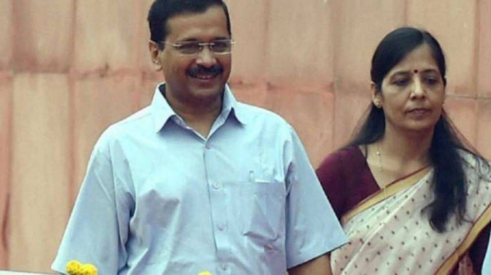 Delhi CM Arvind Kejriwal under self-isolation after wife tests COVID-19 positive