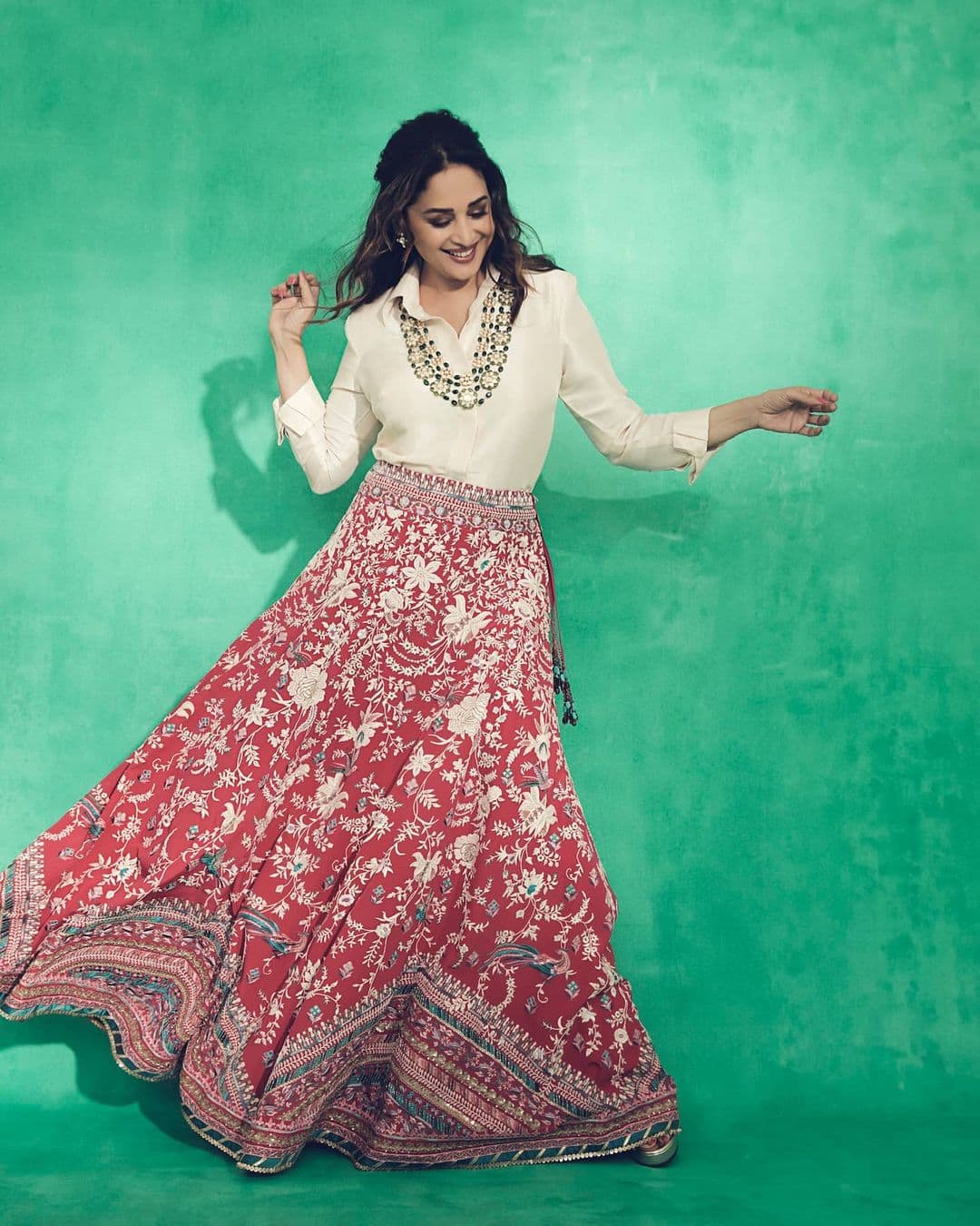 Look chic in indo-western like Madhuri Dixit