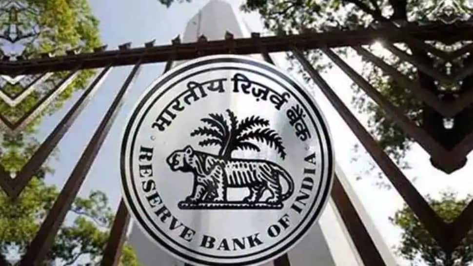 RBI restricts American Express, Diners Club from on-boarding new customers from May 1