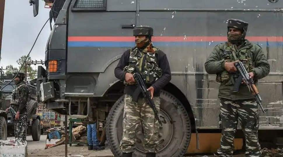 Al-Badr terrorist arrested in Jammu and Kashmir&#039;s Budgam, arms and ammunition seized