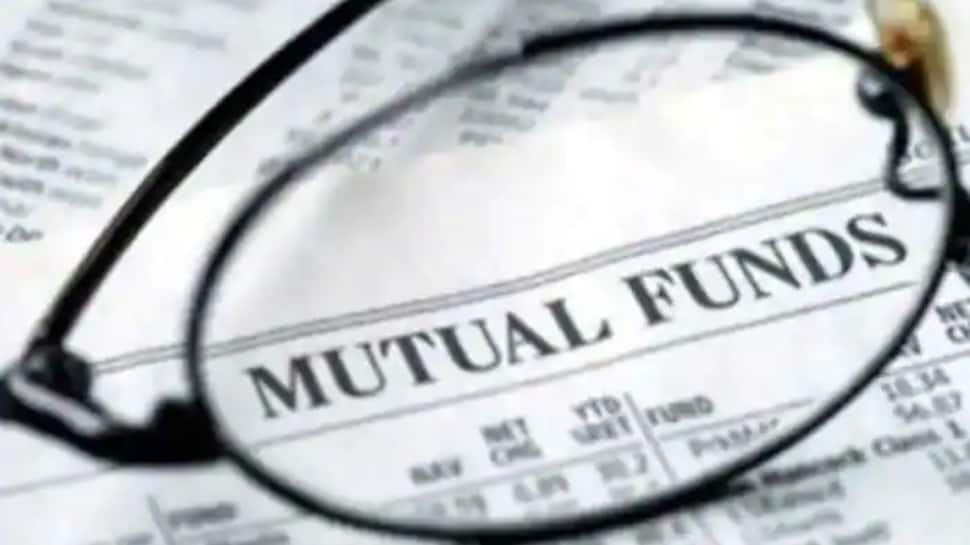 81 lakh mutual fund accounts opened in FY21, should you invest? 