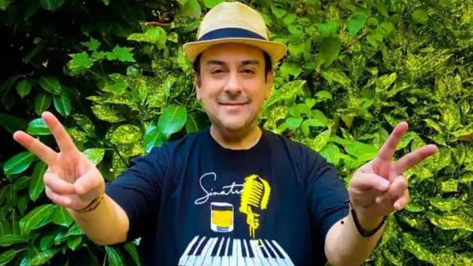 Adnan Sami takes COVID-19 vaccine, encourages netizens