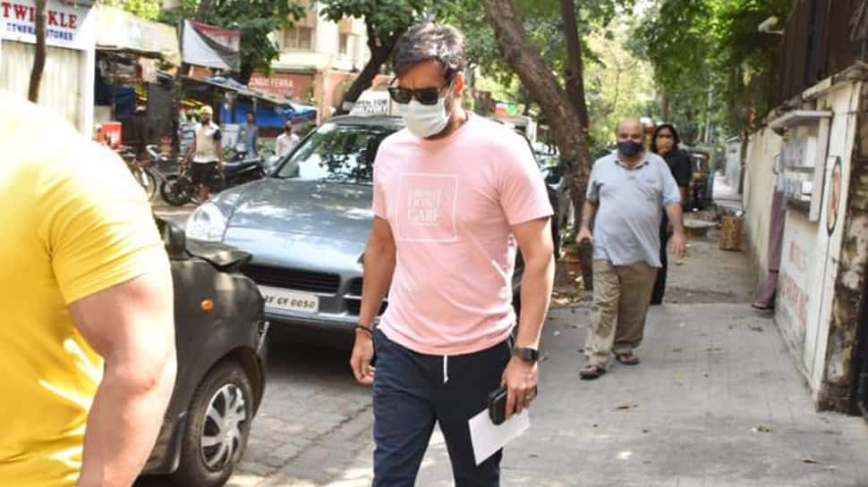 Ajay Devgn spotted outside Mumbai clinic, pics go viral!