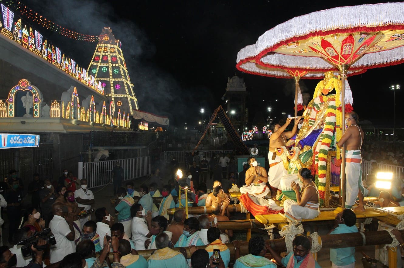 POURNAMI GARUDA SEVA IN TIRUMALA