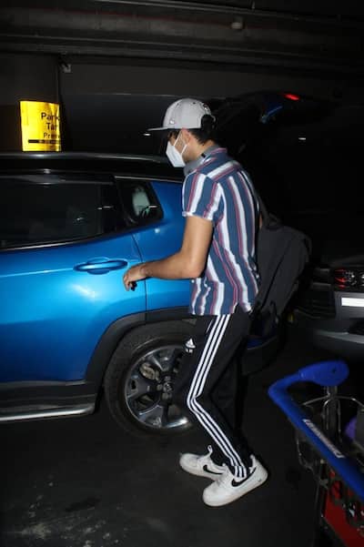 Ibrahim Ali Khan papped at the airport