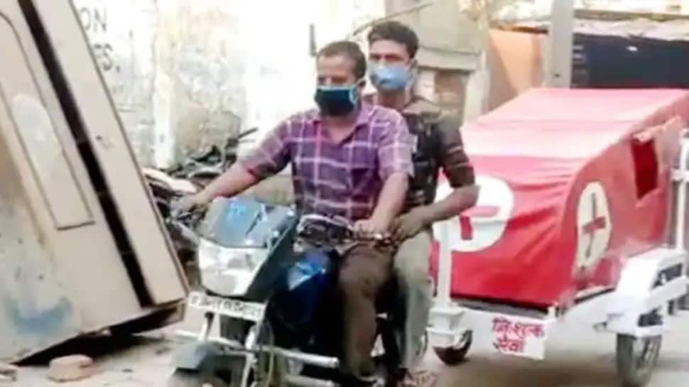 MP Engineer attaches hospital bed, oxygen cylinder to his bike, creates &#039;Jugaad Ambulance&#039; to help community