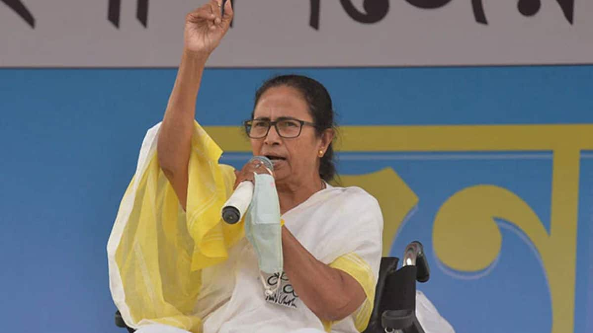 Mamata Banerjee leads, Suvendu Adhikari trails in Nandigram, Trinamool heavyweights make big gains in West Bengal 