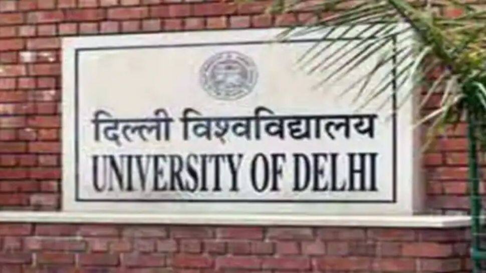 Delhi University postpones final year examinations in wake of COVID-19 spurt 