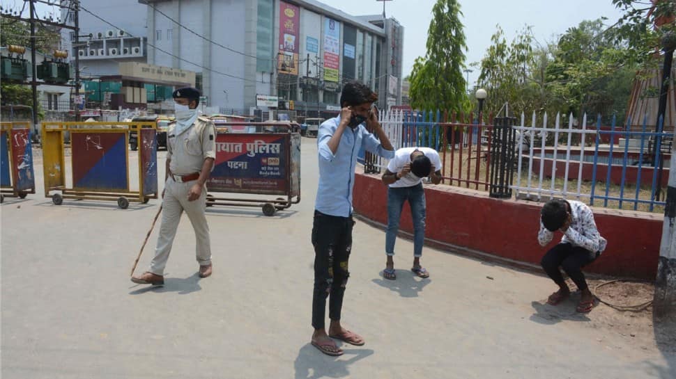 Police punish lockdown offenders in Patna