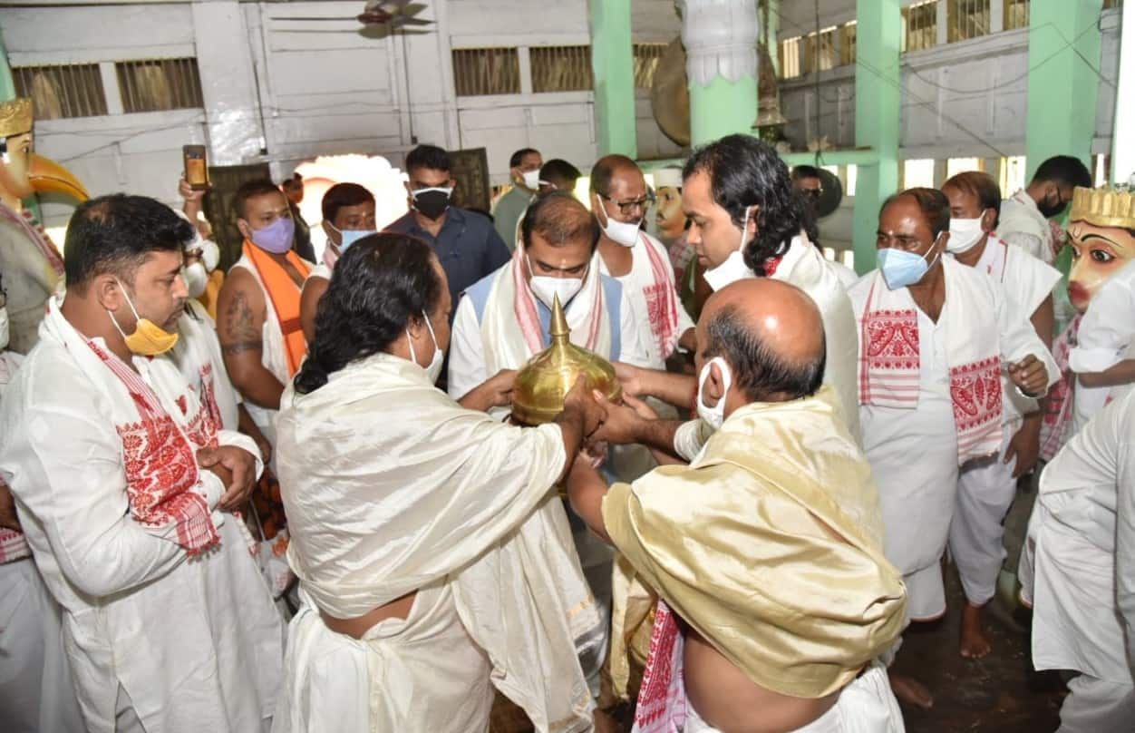 Himanta Biswa Sarma visited a couple of temples before oath-taking ceremony