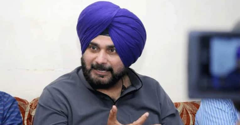 Will disgruntled Navjot Singh Sidhu go back to BJP?